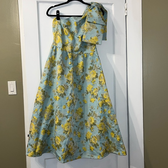 Abbey Glass Caroline Dress - Picture 7 of 9